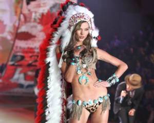 The Native American headdress, sexualised, and bastardised for the sake of a fashion show. An example of what not to do! 